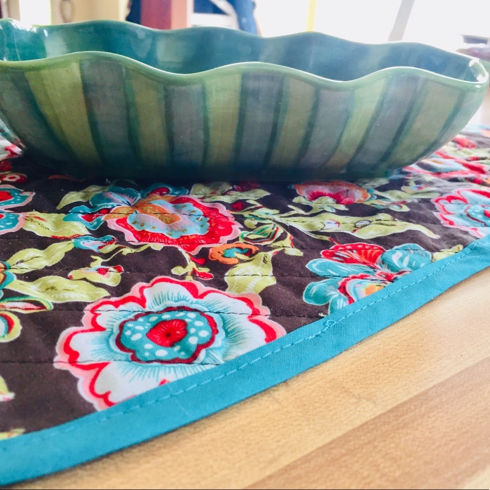 SLAH Provence Ruffled Bowl Artist Gail Pittman EUC